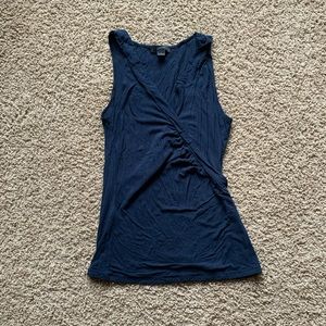 Tank top with cross cross design